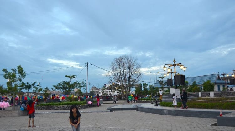 Alun-Alun Kapuas