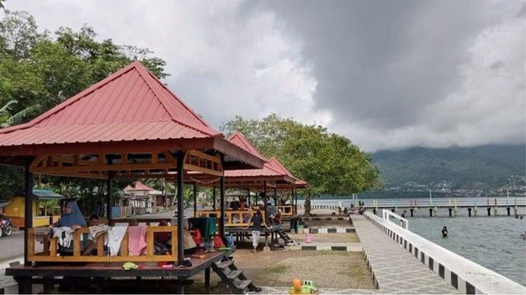 Pulau Maitara dan Tidore