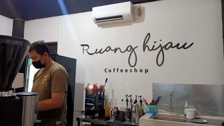 Ruang Hijau Coffee Shop