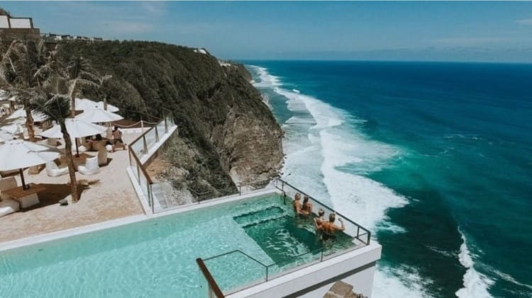 Tempat Nongkrong Uluwatu Bali