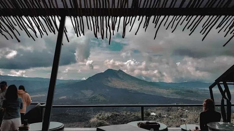 Tempat Nongkrong di Bali Instagramable